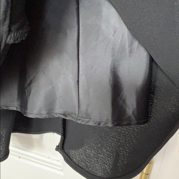 Black sleeveless dress with pearl neck - Picture 4 of 4